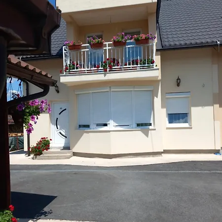 Cicovic Apartment