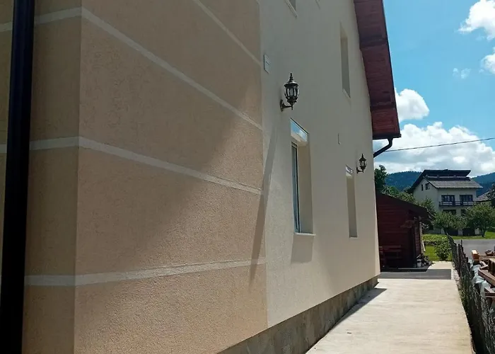 Cicovic Appartement Pale